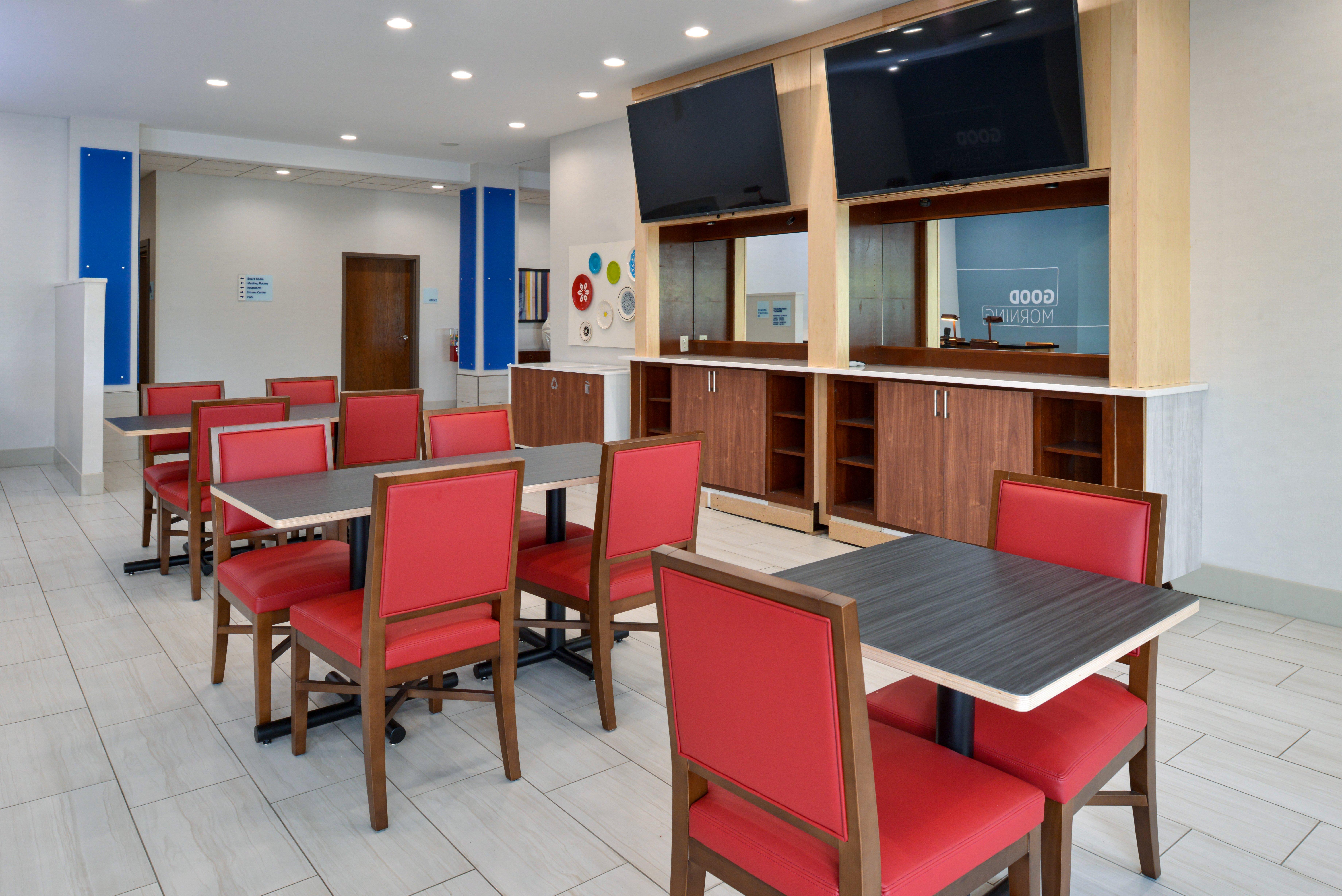 Holiday Inn Express & Suites Pueblo By Ihg Exterior foto