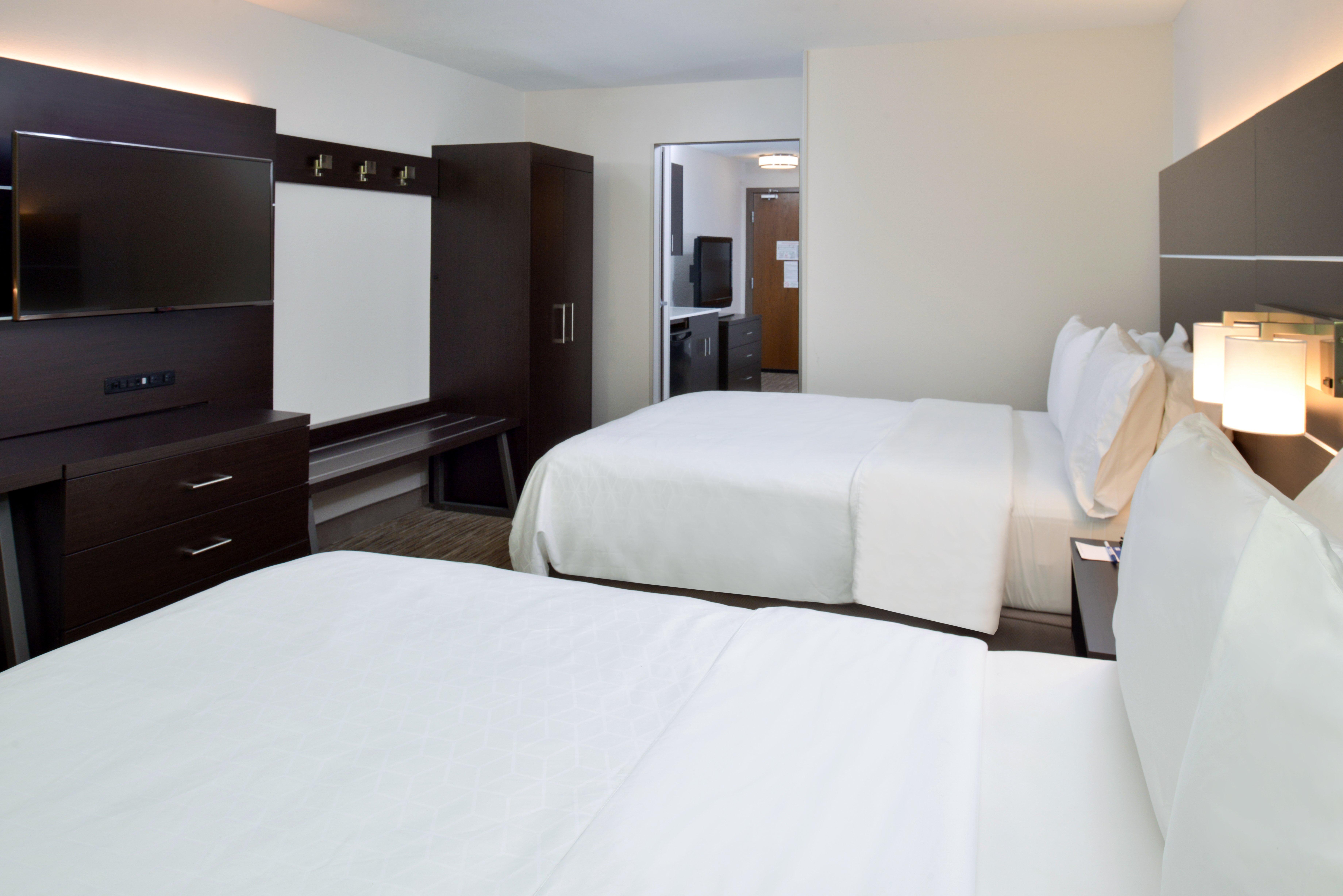 Holiday Inn Express & Suites Pueblo By Ihg Exterior foto